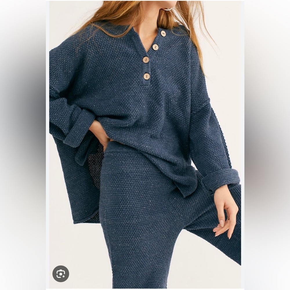 Free People Hailee Sweater set in color navy heather size small